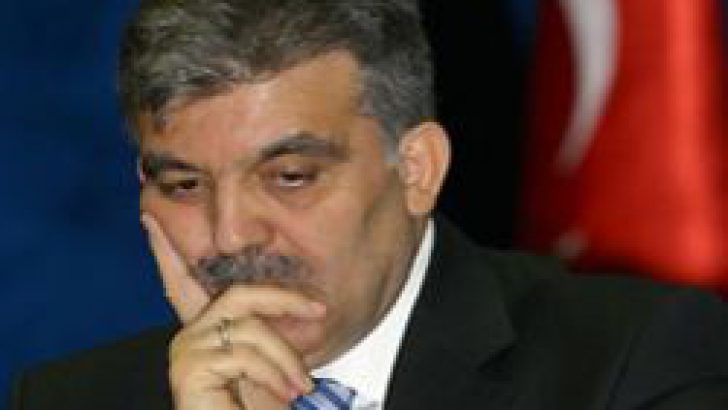 Abdullah Gül neden bile bile sustu?