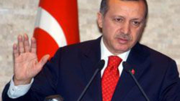 Başbakan Erdoğan Muhalefet’e fena yüklendi