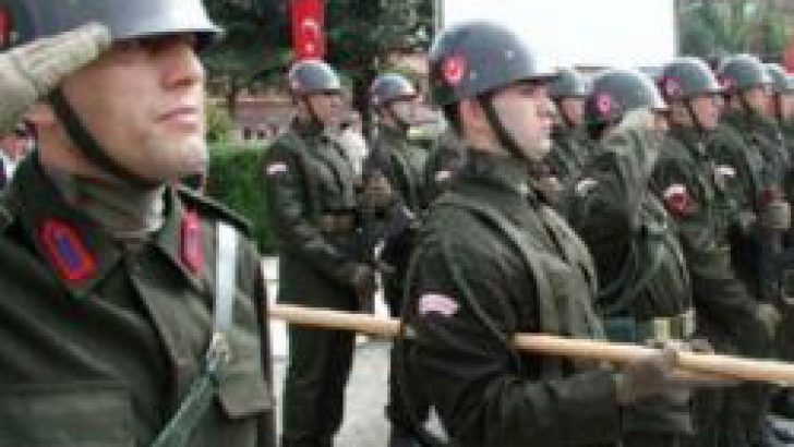 CHP eşit askerlik talebinde bulundu
