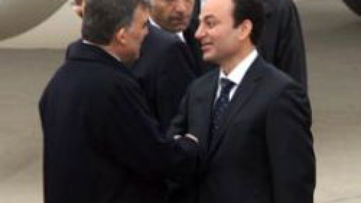 Cumhurbaşkanı Gül’ü Baydemir karşıladı