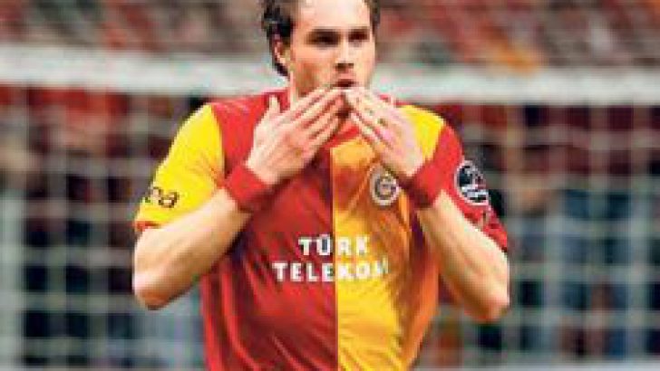 Elmander, kariyer rekoruna koşuyor