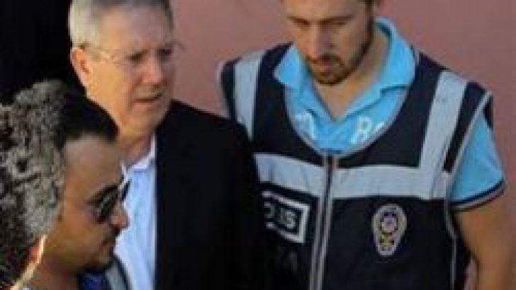 Fenerbahçe Başkanı Aziz Yıldırım tutuklandı