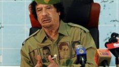 Kaddafi ortaya çıktı halka seslendi!