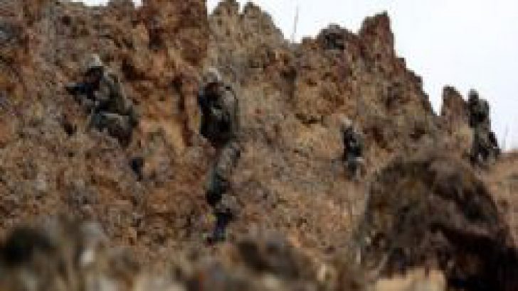 PKK’lılar mağarada Askerin eli tetikte!