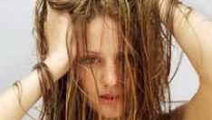 Sıcak Havalarda Saçlarınızı Doğal Yoldan Kurumaya Bırakın