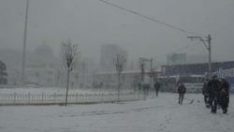 Taksim beyaza büründü