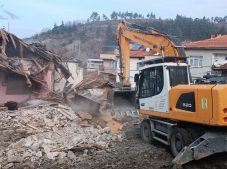 Osmangazi’de Metruk Bina Yıkımları Hız Kazandı